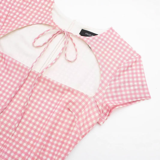 Round neck short sleeved pink short sleeved dress with short skirt for women